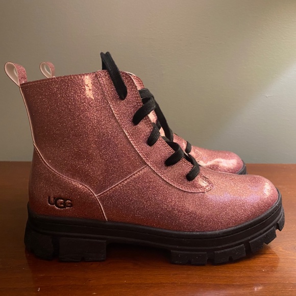 Pink sparkle Ugg boots, big kid size 5 - Picture 2 of 8